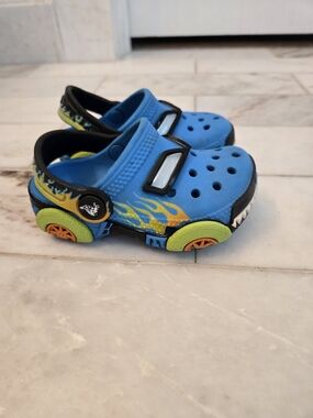 Hot Wheels Monster Truck Crocs